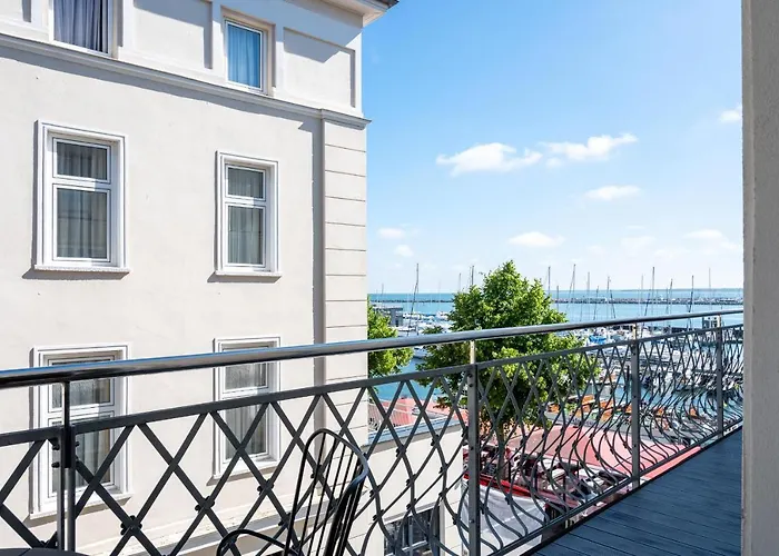 Johouse Apartment 6